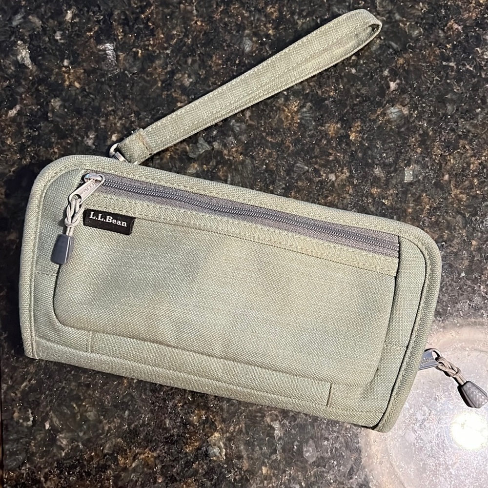 LL BEAN Wallet Wristlet